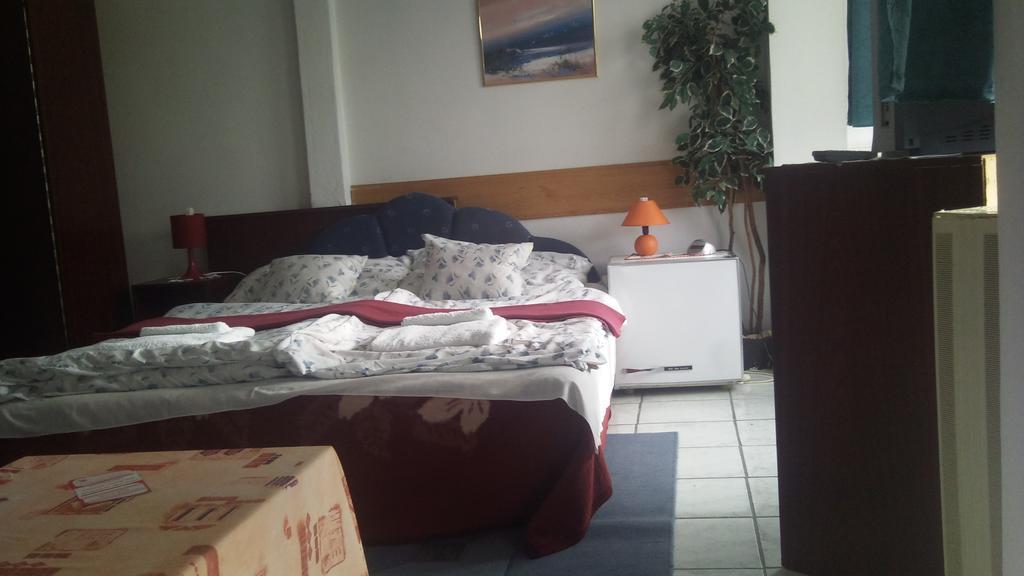 Lillafuered Kapuja Hotel Miskolc Extérieur photo