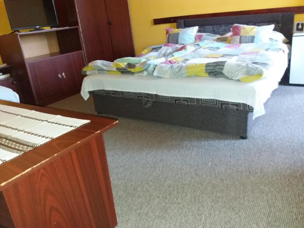 Lillafuered Kapuja Hotel Miskolc Extérieur photo